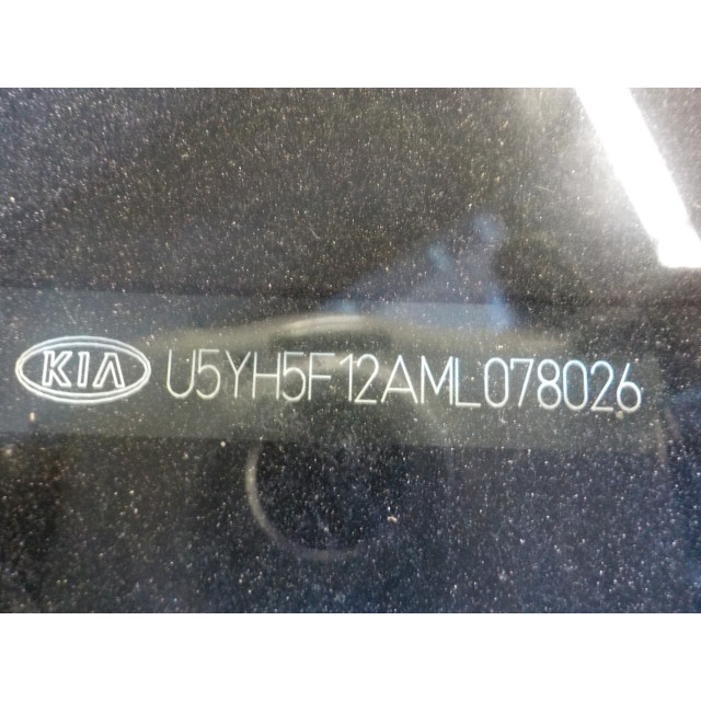 Achterlicht kofferdeksel achterklep links Kia Xceed (2020 - heden) SUV 1.0i T-GDi MHEV 12V (G3LE)