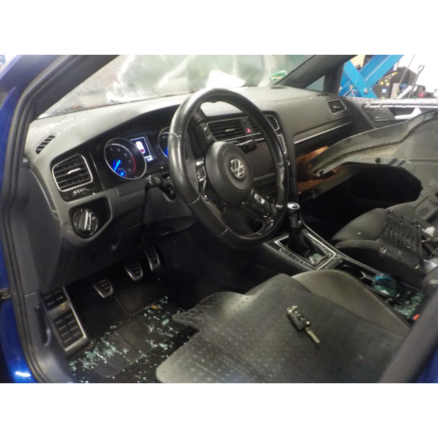 Cockpit Volkswagen Golf VII (AUA) (2013 - 2020) Hatchback 2.0 R-line 4Motion 16V (CJXC)