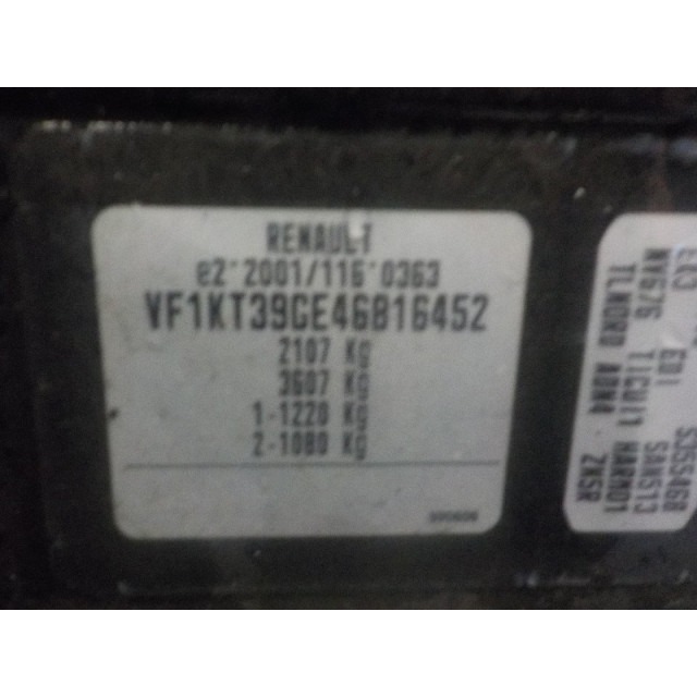 Veiligheidsgordel rechts voor Renault Laguna III Estate (KT) (2008 - 2015) Combi 5-drs 2.0 dCi 16V 175 FAP (M9R-800)