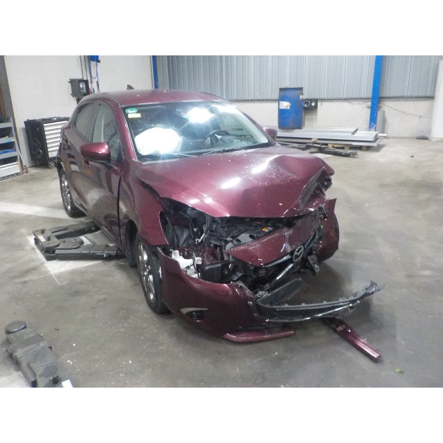 AUX poort Mazda 2 (DJ/DL) (2014 - 2017) Hatchback 1.5 SkyActiv-G 90 (P5Y8)