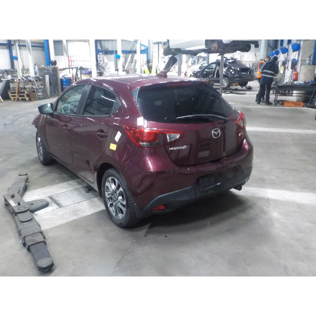 Portier links achter Mazda 2 (DJ/DL) (2014 - 2017) Hatchback 1.5 SkyActiv-G 90 (P5Y8)