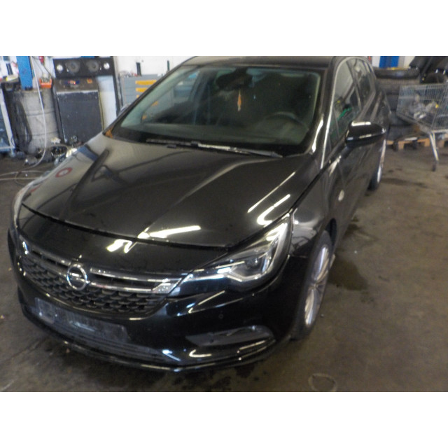 Dashboardkastje Opel Astra K (2015 - heden) Hatchback 5-drs 1.6 CDTI 136 16V (B16DTH)