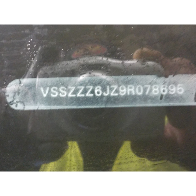 Remklauw links voor Seat Ibiza IV SC (6J1) (2008 - 2015) Hatchback 3-drs 1.4 16V (BXW)