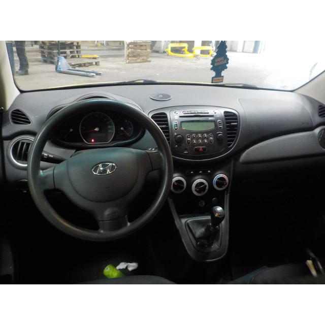Achterlicht links buiten Hyundai i10 (F5) (2008 - 2011) Hatchback 1.2i 16V (G4LA)