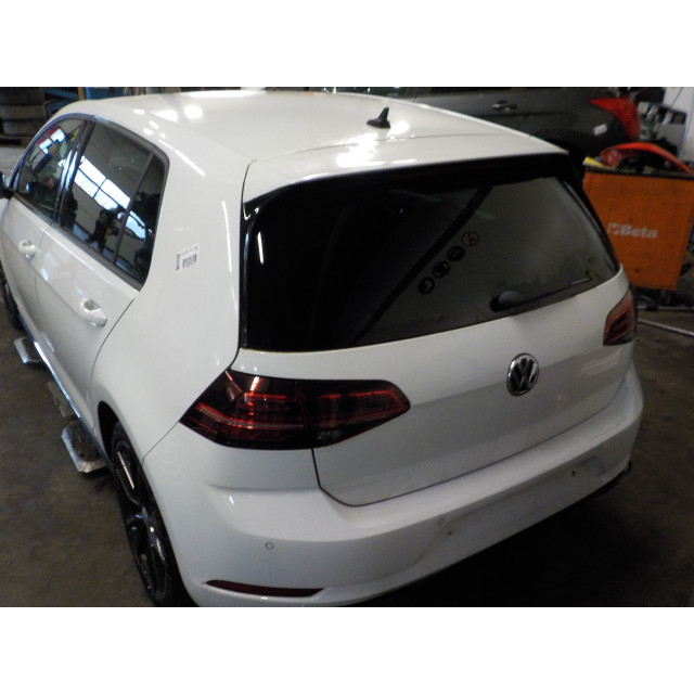 Bumpersteun achter Volkswagen Golf VII (AUA) (2016 - 2020) Hatchback 1.0 TSI 12V (CHZC(Euro 6))