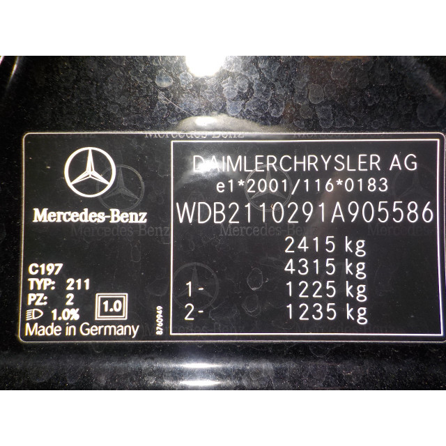 Veiligheidsgordel rechts voor Mercedes-Benz E (W211) (2006 - 2008) Sedan 4.0 E-420 CDI 32V (OM629.910)