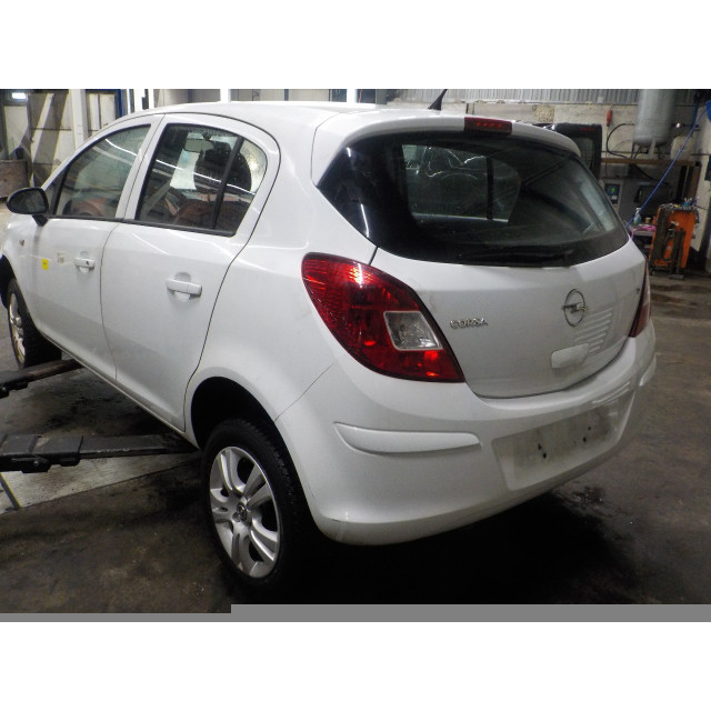 Portier links voor Opel Corsa D (2006 - 2014) Hatchback 1.2 16V (Z12XEP(Euro 4))