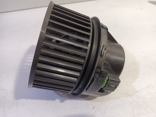 Kachel ventilator motor Volvo V40 (MV) (2015 - 2019) 2.0 D2 16V (D4204T8(Euro 6b))